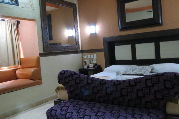 Room 6 of 49