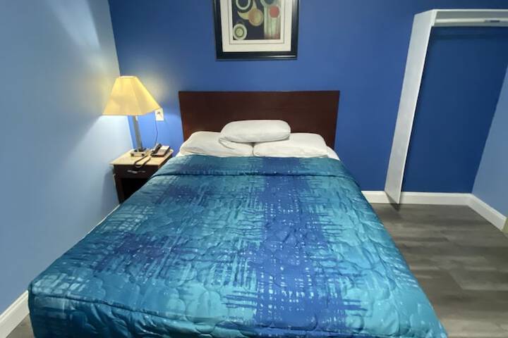 1 Queen Bed (16 of 69)