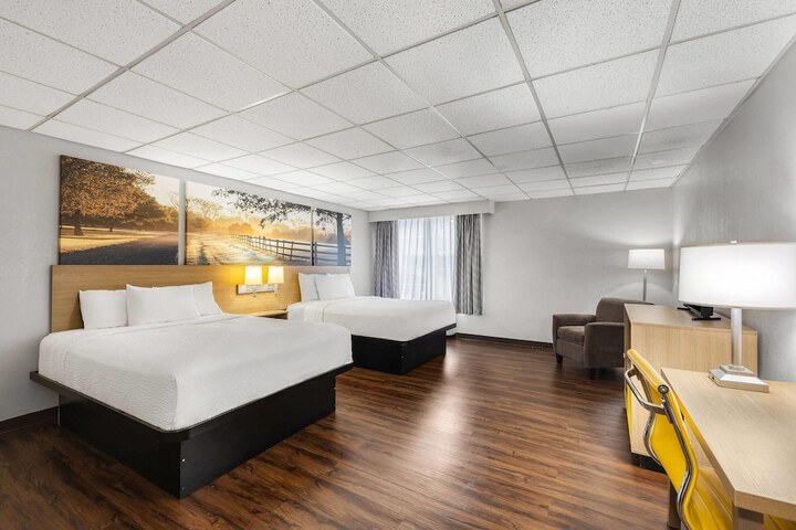 Room 6 of 46