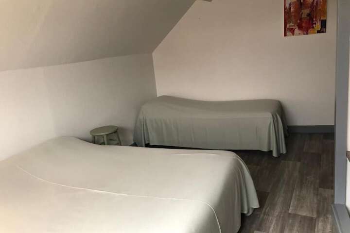 Room 15 of 34