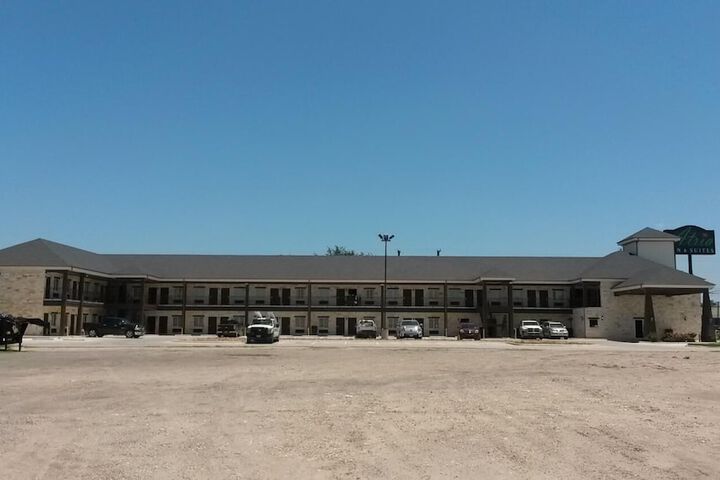 Atria Inn & Suites