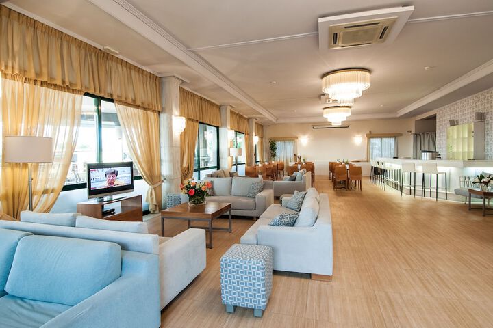 Hotel Interior 4 of 54