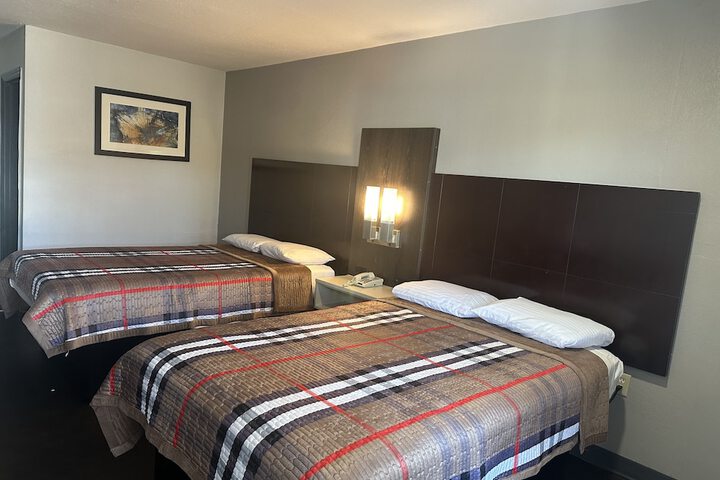 2 Double Beds (1 of 2)