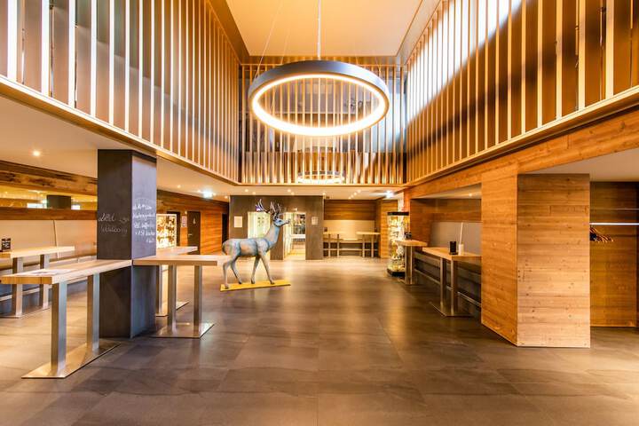 Guest Lobby