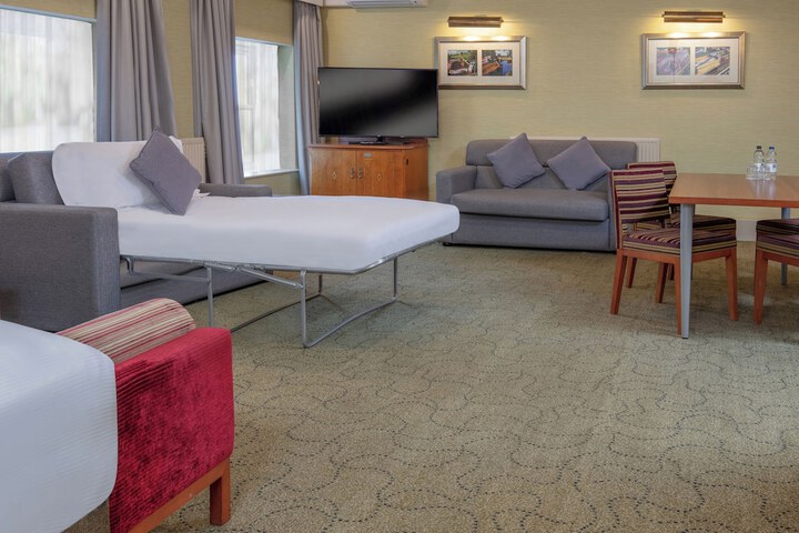 Room 14 of 65