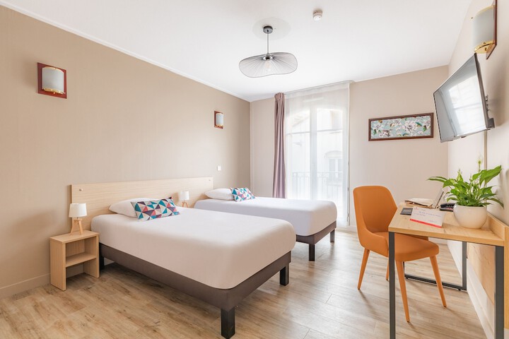 Room 14 of 40