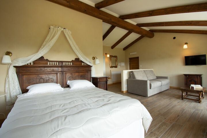 Room 15 of 42