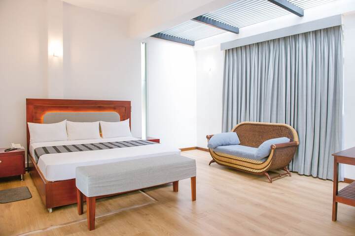 Room 3 of 32