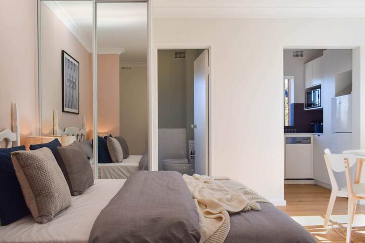 Room 11 of 24