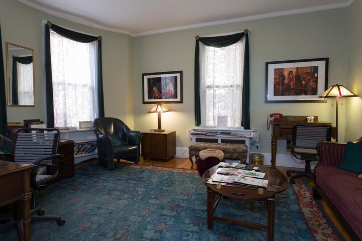 Room 22 of 38