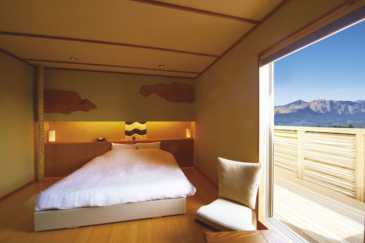 Room 3 of 64