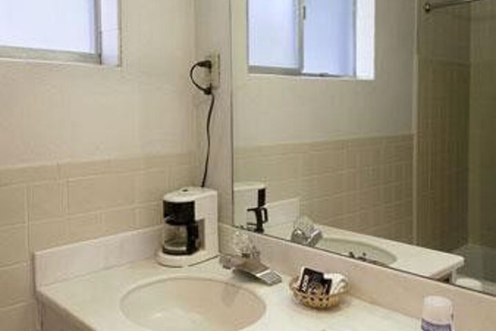 Room 4 of 36