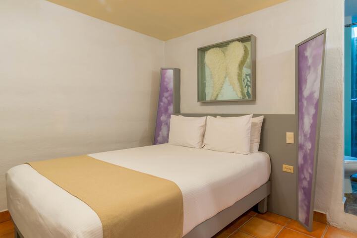 Room 3 of 28