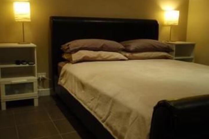 Room 10 of 24