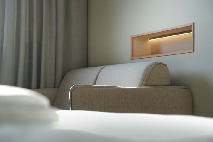 Room 10 of 37