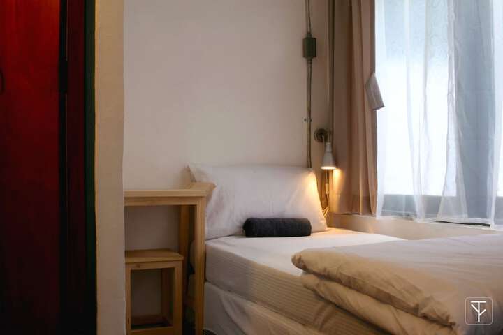 Room 17 of 65