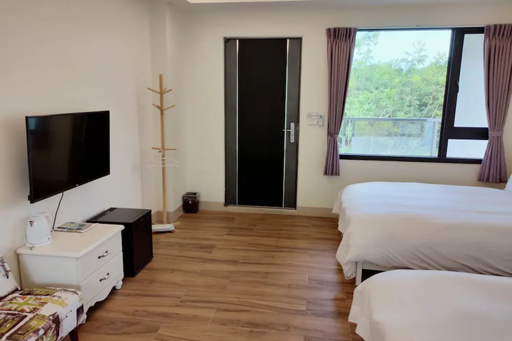 Room 2 of 5