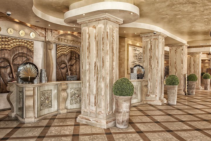 Hotel Interior 4 of 91