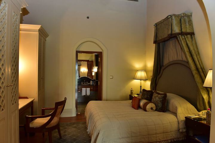 Room 13 of 53