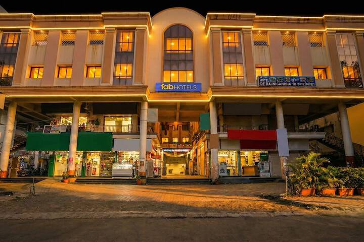 FabHotel De Rajnigandha