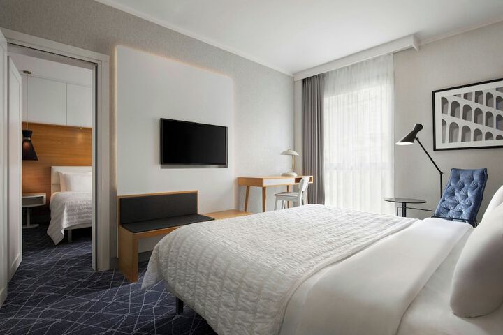 Room 44 of 158