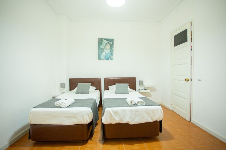 Room 16 of 97