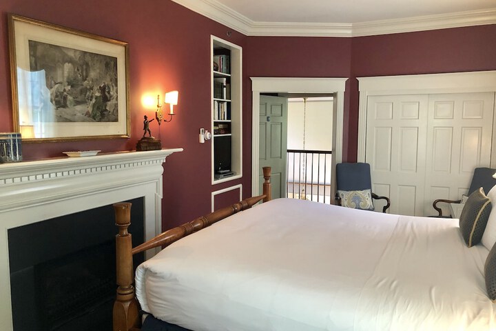 Room 22 of 103