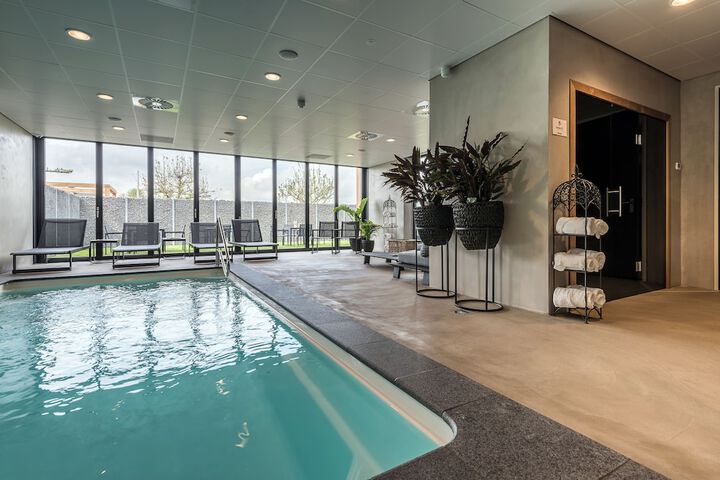 Pool 57 of 106
