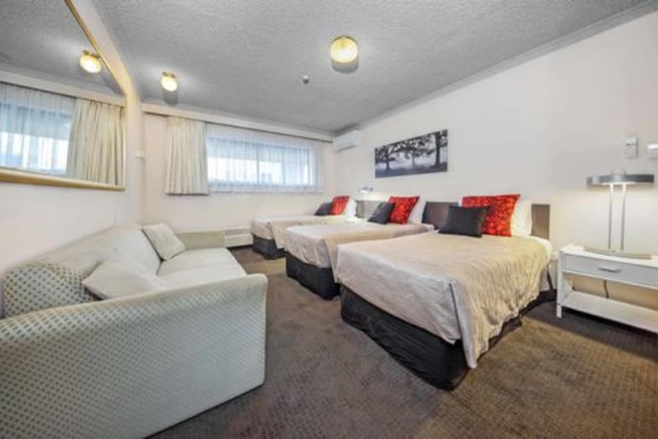 Room 13 of 48
