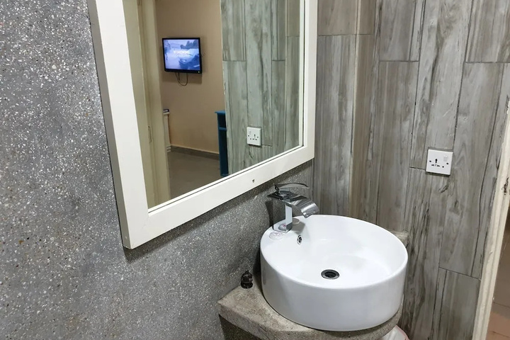 Room 10 of 35