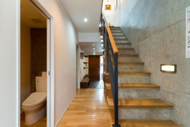 Room 9 of 27