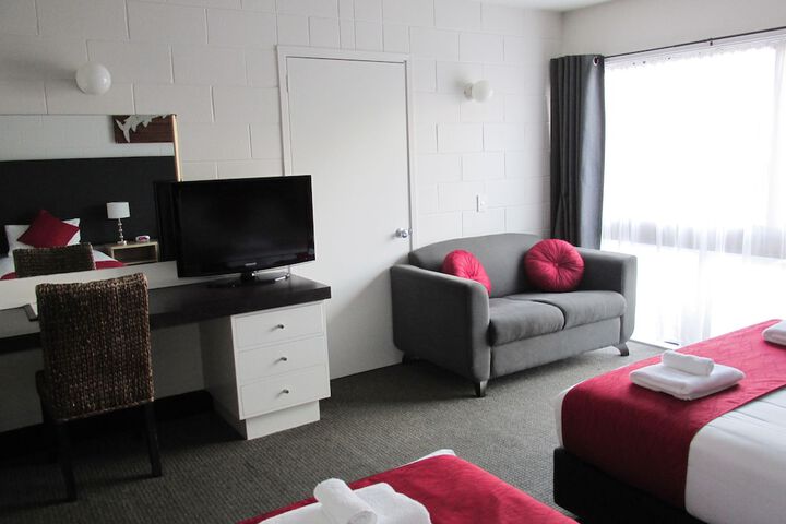 Room 11 of 38
