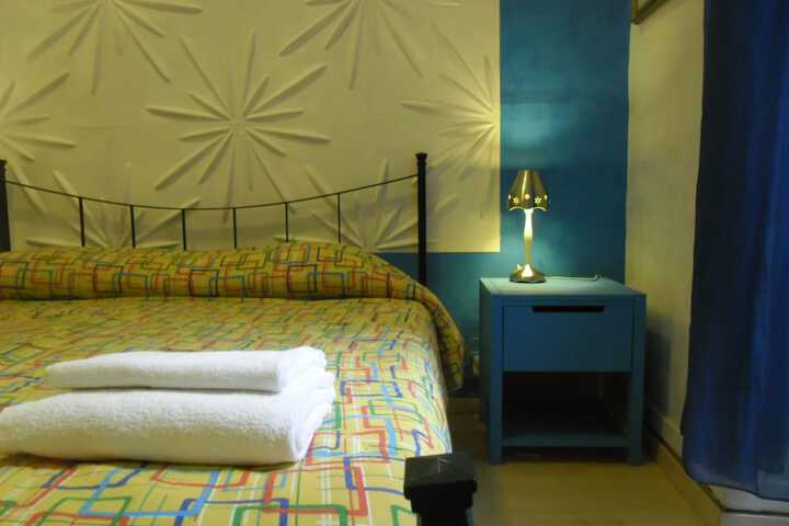 Room 17 of 37
