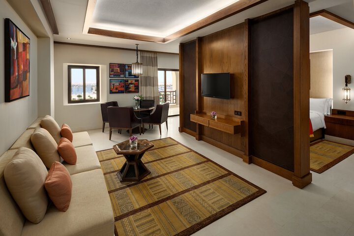 Room 8 of 76