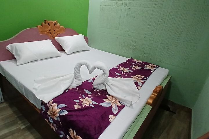Room 10 of 25