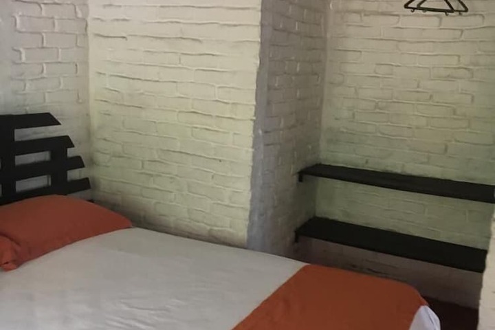 Room 5 of 38