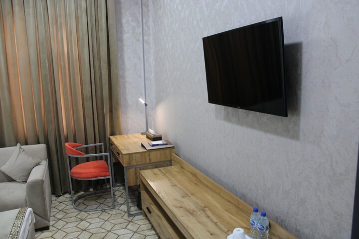 Room 8 of 49