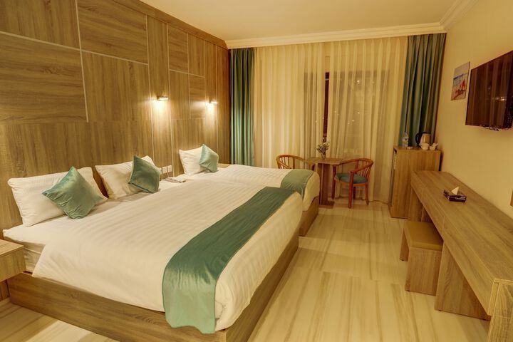 Room 5 of 15