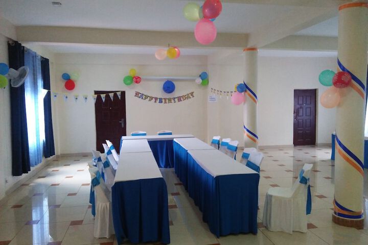 Ballroom/Hall 19 of 24