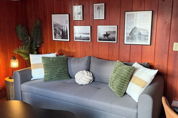 Room 46 of 82