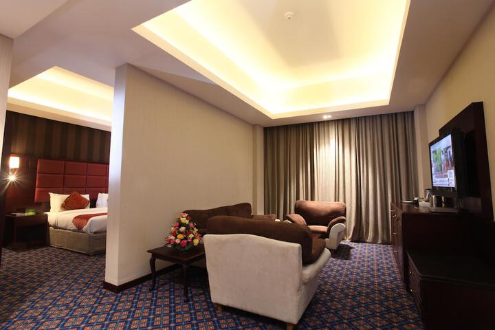 Room 3 of 32
