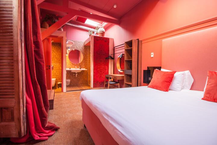 Room 7 of 98