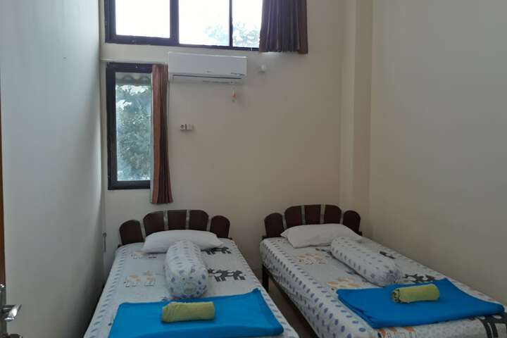 Room 4 of 19