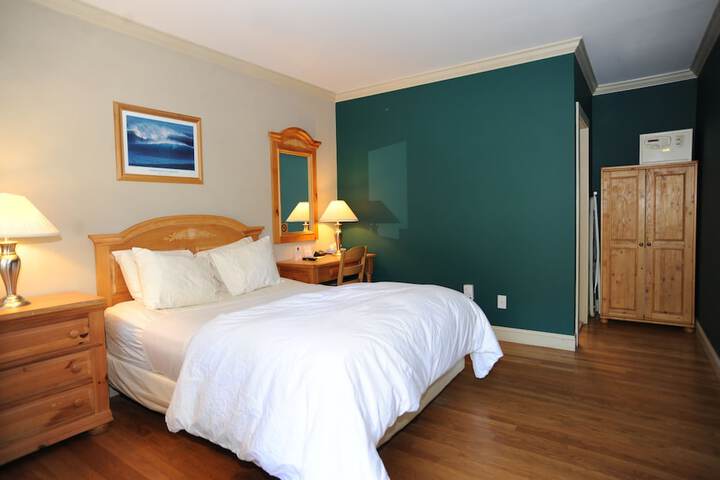 Room 6 of 33