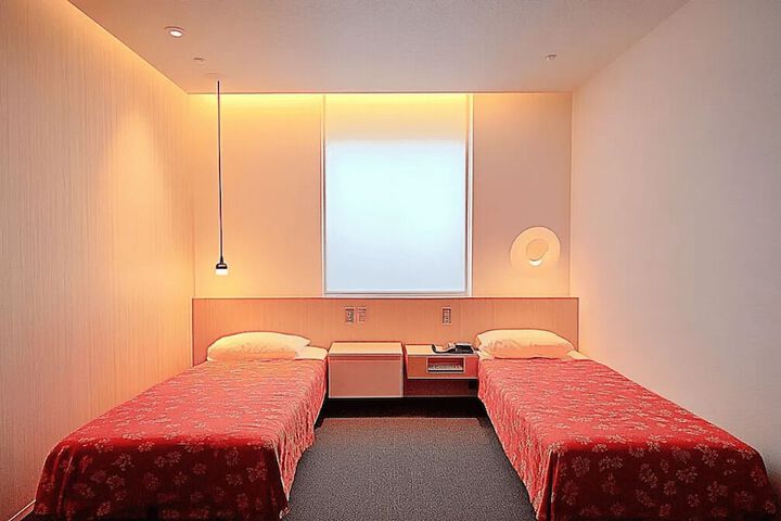 Room 2 of 13