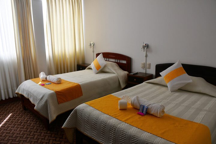 Room 8 of 72