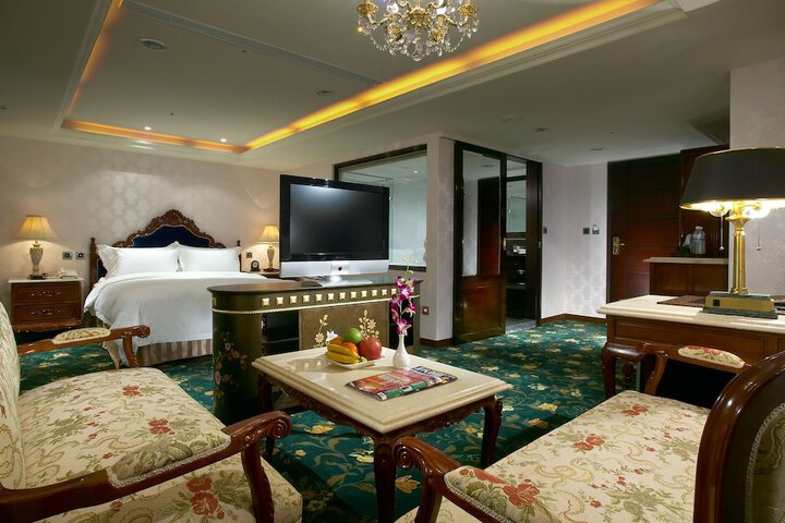 Room 111 of 216