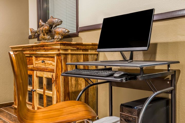 Business Center 15 of 15