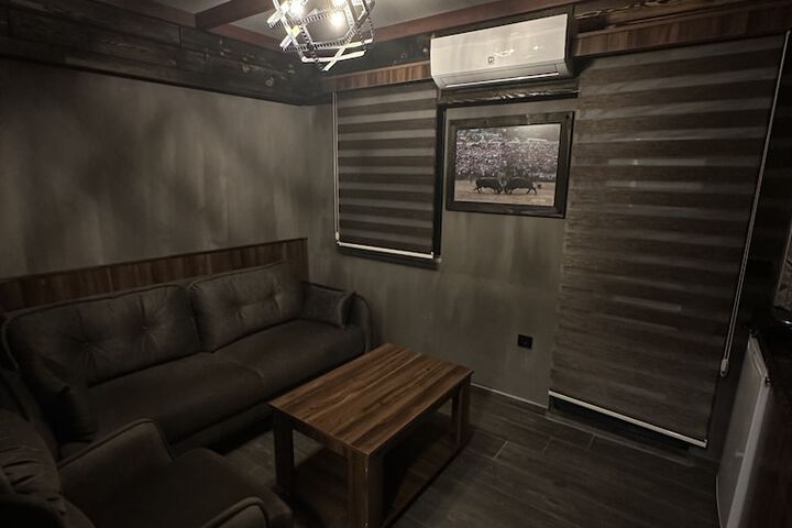 Room 21 of 76