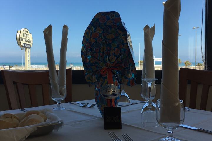 Dining 66 of 86